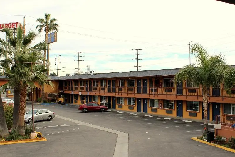 ホテル Orange Show Inn