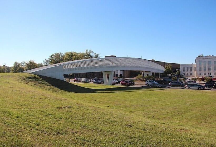 هتل Ramada By Wyndham Gainesville