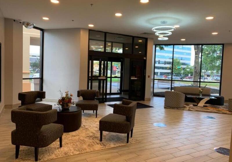 هتل Ramada By Wyndham Gainesville