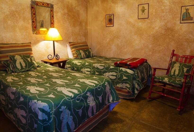 فندق Rancho De La Osa Guest Ranch