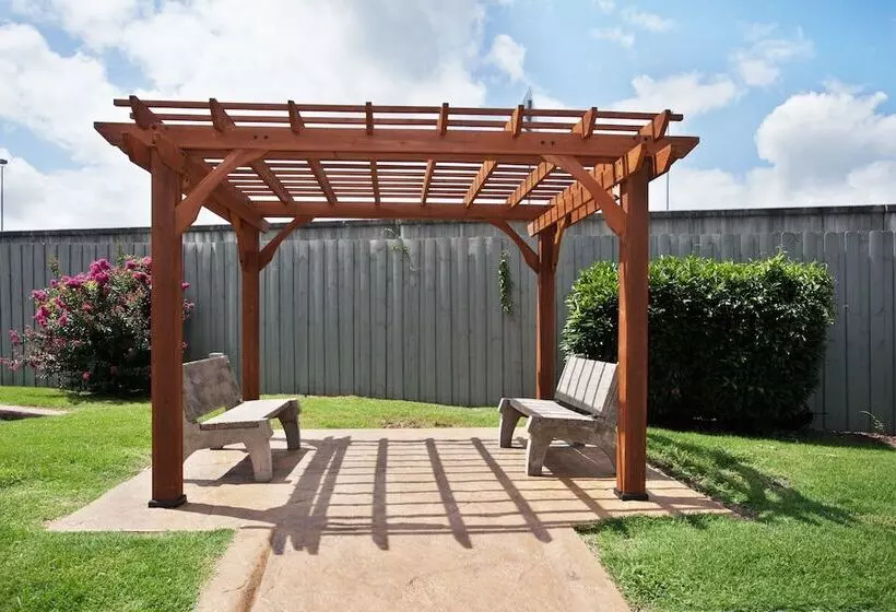 هتل Red Roof Inn Plus+ Nashville Fairgrounds