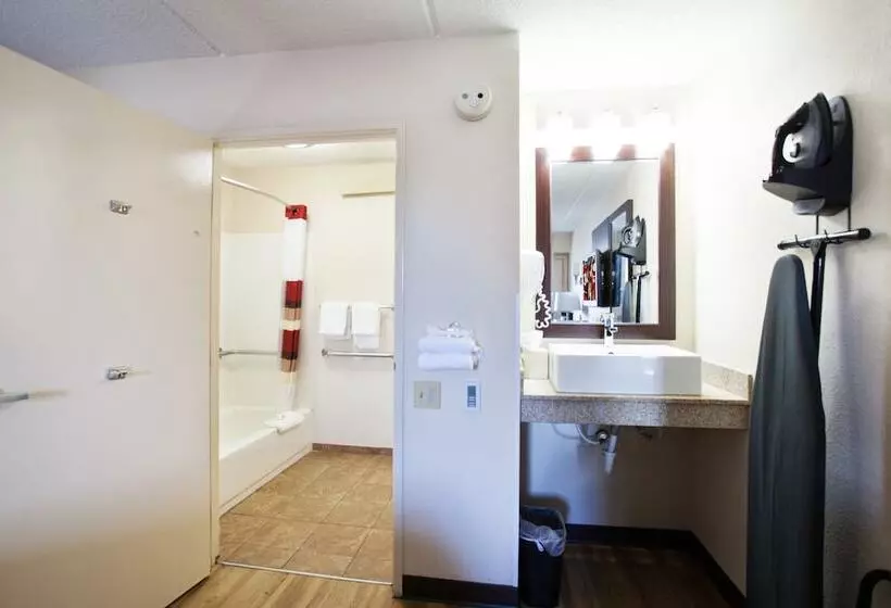 هتل Red Roof Inn Plus+ Nashville Fairgrounds