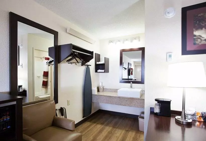 هتل Red Roof Inn Plus+ Nashville Fairgrounds