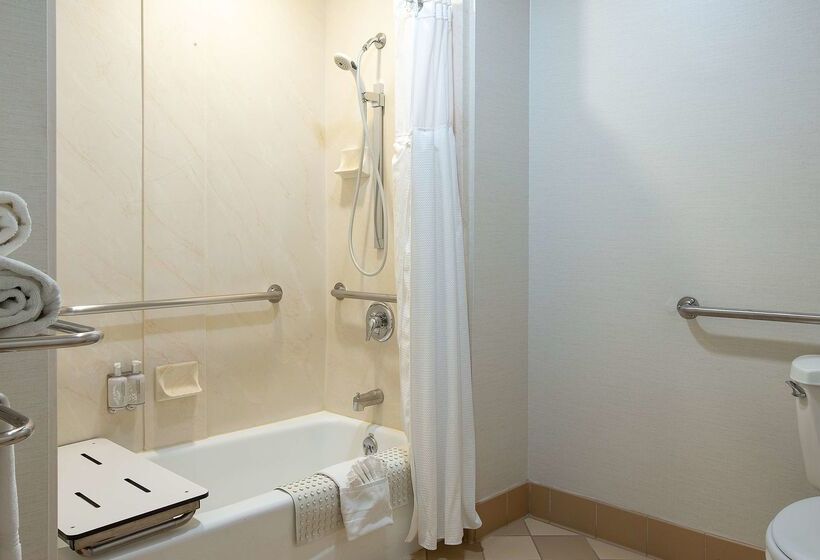 فندق Safari Inn, A Coast