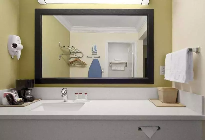 Szálloda Solara Inn And Suites