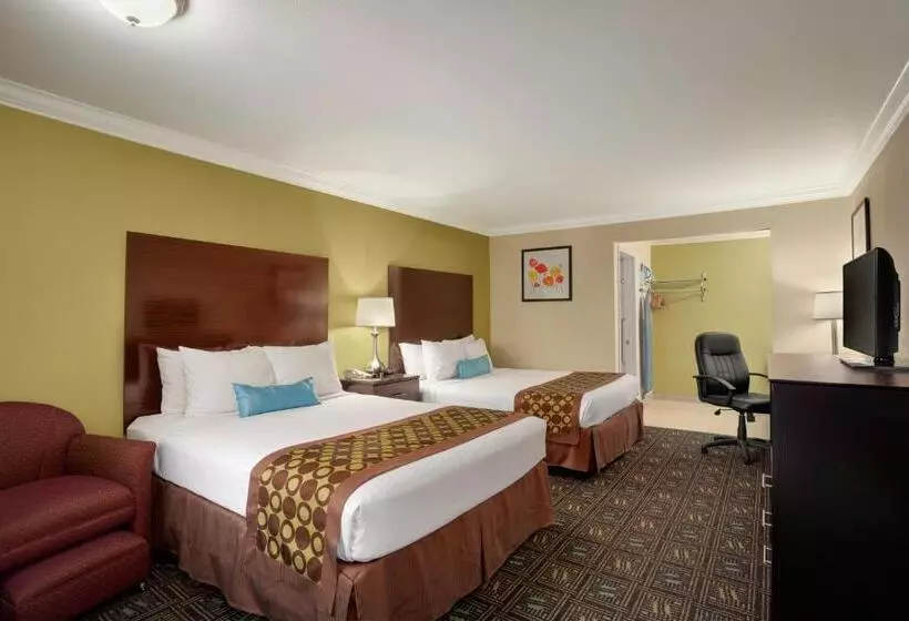 Szálloda Solara Inn And Suites