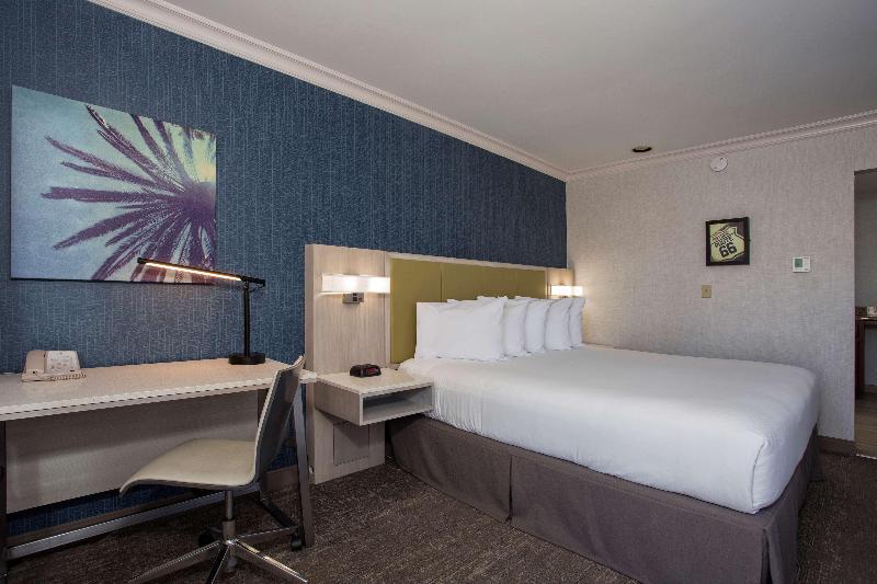 Surestay Hotel By Best Western Santa Monica