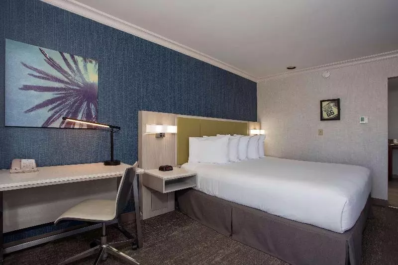 Surestay Hotel By Best Western Santa Monica