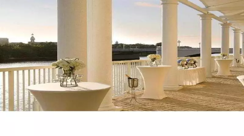 فندق Tampa Riverwalk