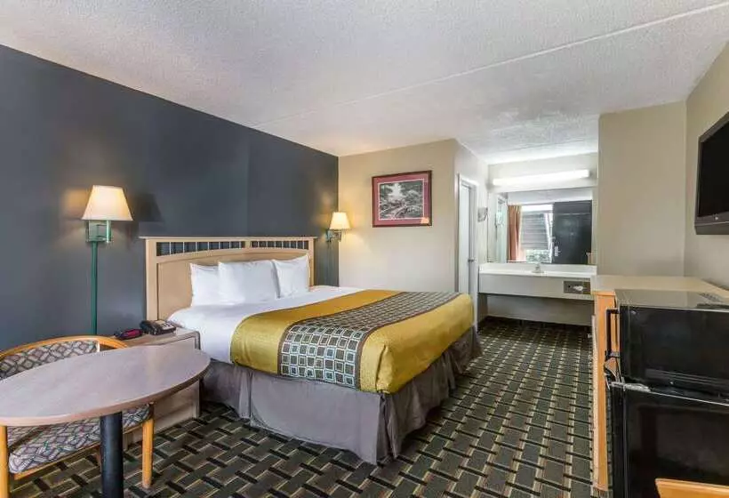 酒店 Travelodge By Wyndham Savannah Area/richmond Hill