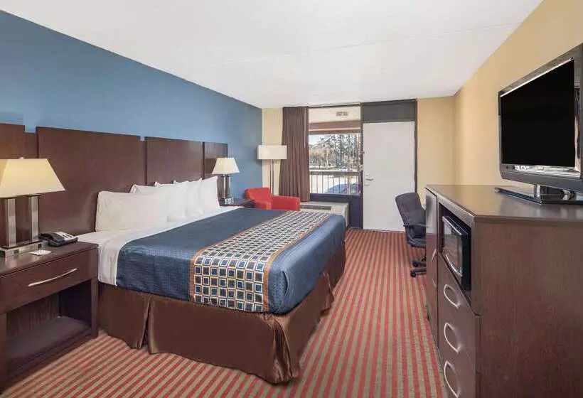 酒店 Travelodge By Wyndham Savannah Area/richmond Hill