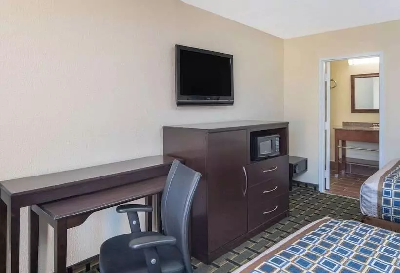 酒店 Travelodge By Wyndham Savannah Area/richmond Hill