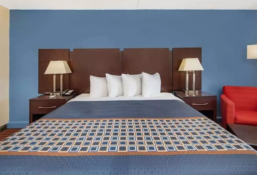 酒店 Travelodge By Wyndham Savannah Area/richmond Hill