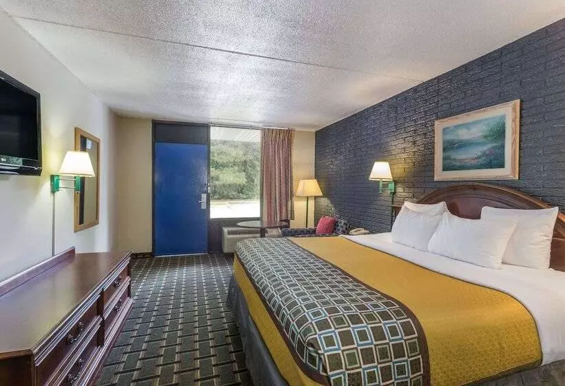 酒店 Travelodge By Wyndham Savannah Area/richmond Hill