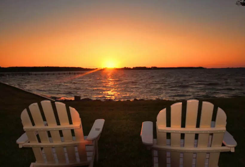 Harbourtowne Golf Resort & Con