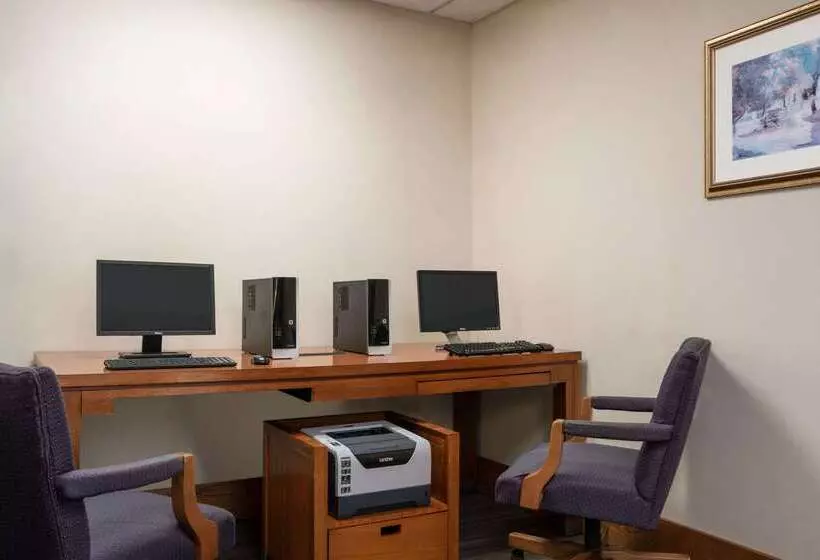 Days Hotel By Wyndham Allentown Airport / Lehigh Valley