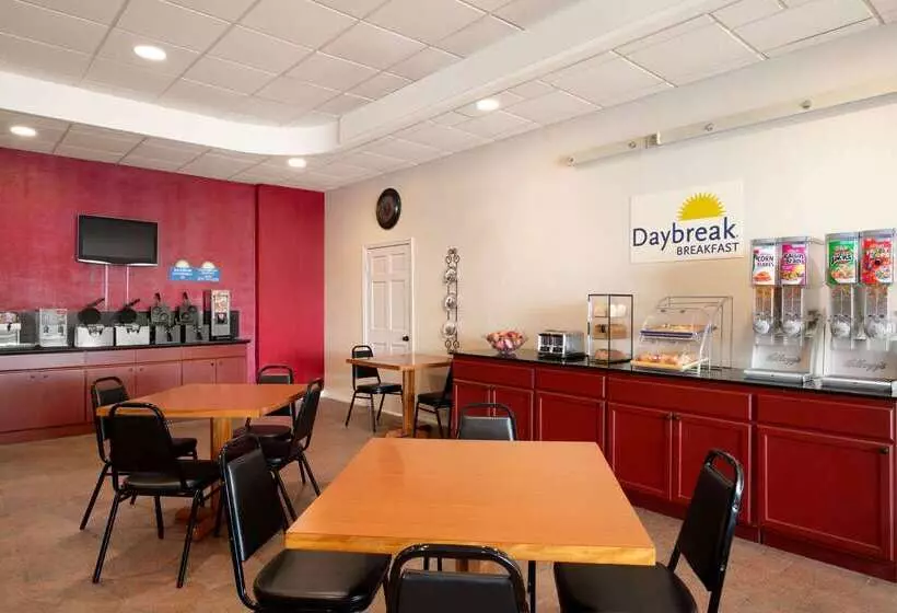 Days Hotel By Wyndham Allentown Airport / Lehigh Valley