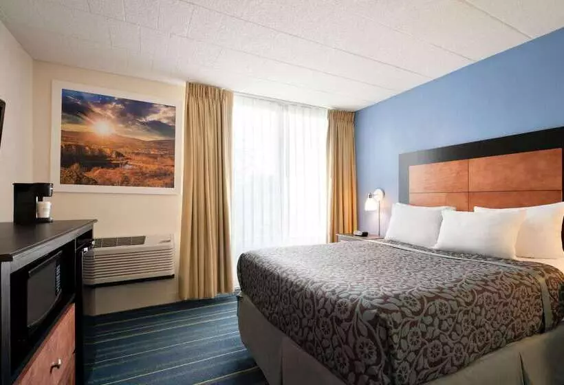 Days Hotel By Wyndham Allentown Airport / Lehigh Valley