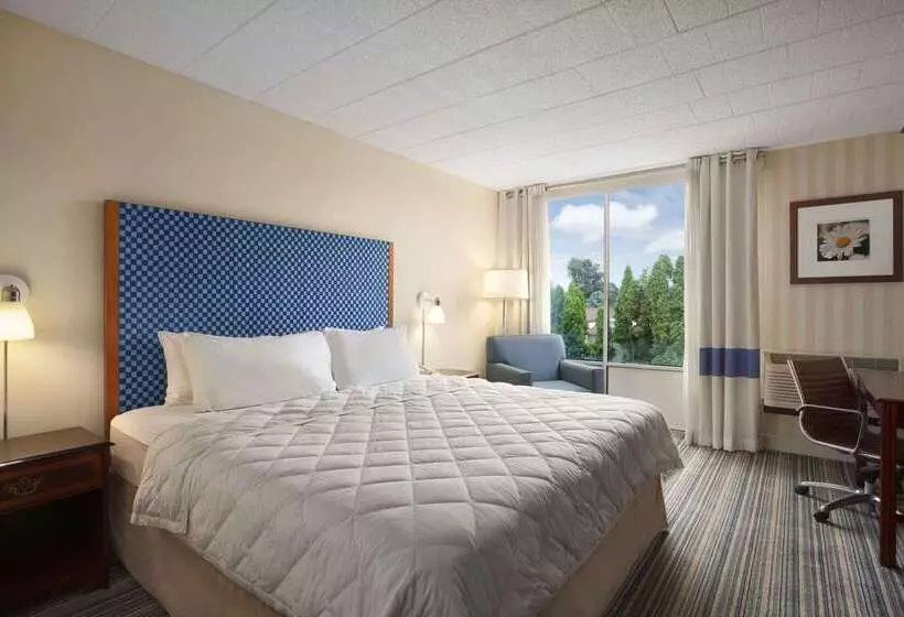 Days Hotel By Wyndham Allentown Airport / Lehigh Valley