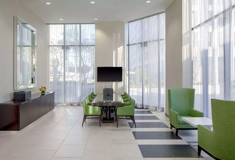 Doubletree By Hilton Hotel Houston   Greenway Plaza