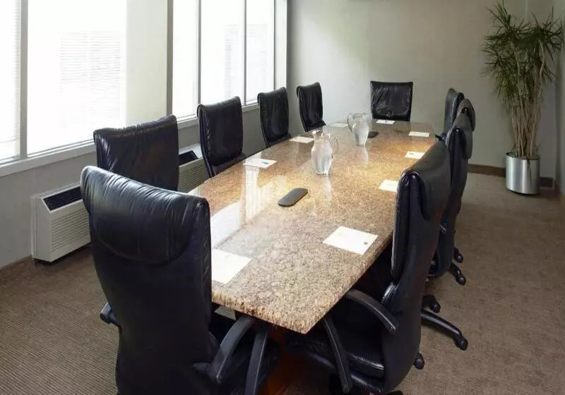 فندق Four Points By Sheraton Charlotte