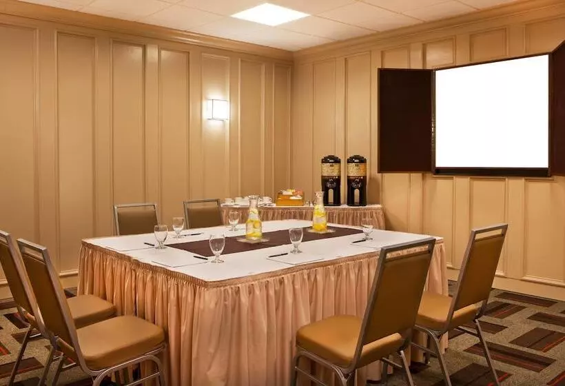 فندق Four Points By Sheraton Saginaw