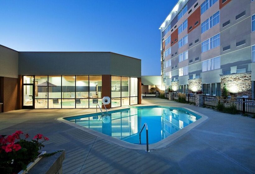 Отель Four Points By Sheraton Saginaw