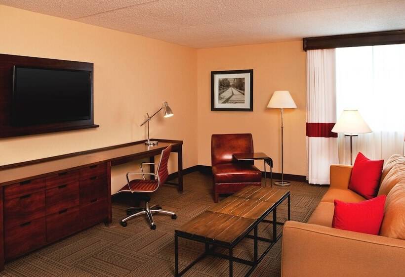Отель Four Points By Sheraton Saginaw