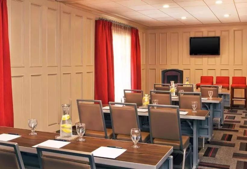 فندق Four Points By Sheraton Saginaw