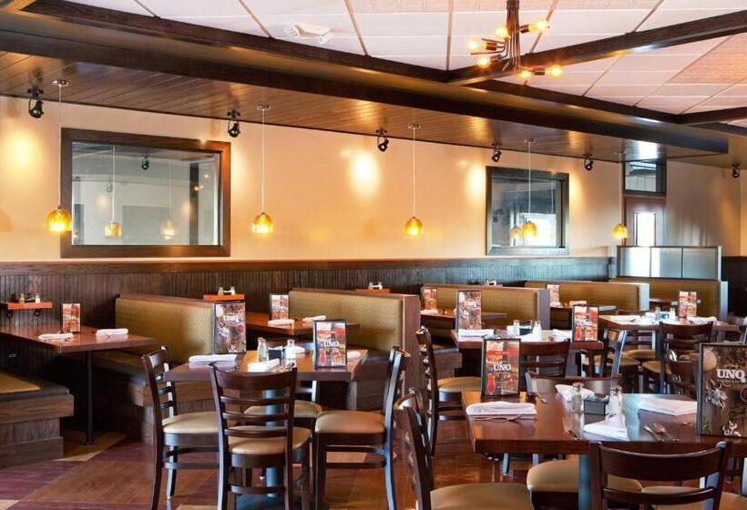 Отель Four Points By Sheraton Saginaw