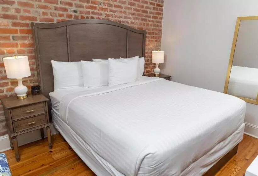 Otel Inn On St. Peter, A French Quarter Guest Houses Property