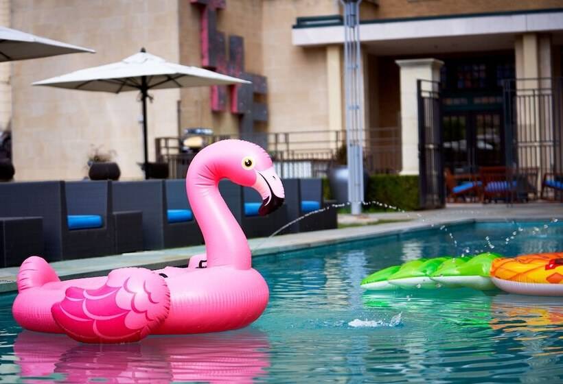 هتل Le Méridien Dallas, The Stoneleigh