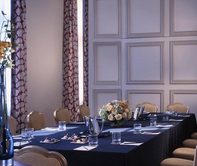 هتل Le Méridien Dallas, The Stoneleigh