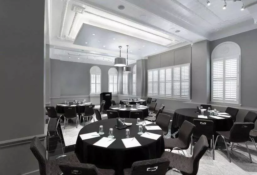 ホテル Le Méridien Dallas, The Stoneleigh