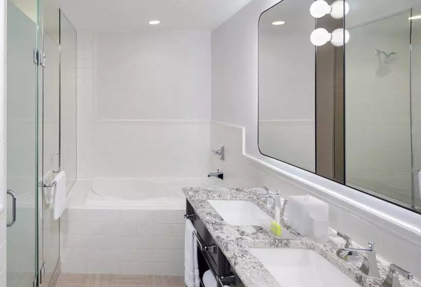 Отель Le Méridien Washington, D.C., The Madison