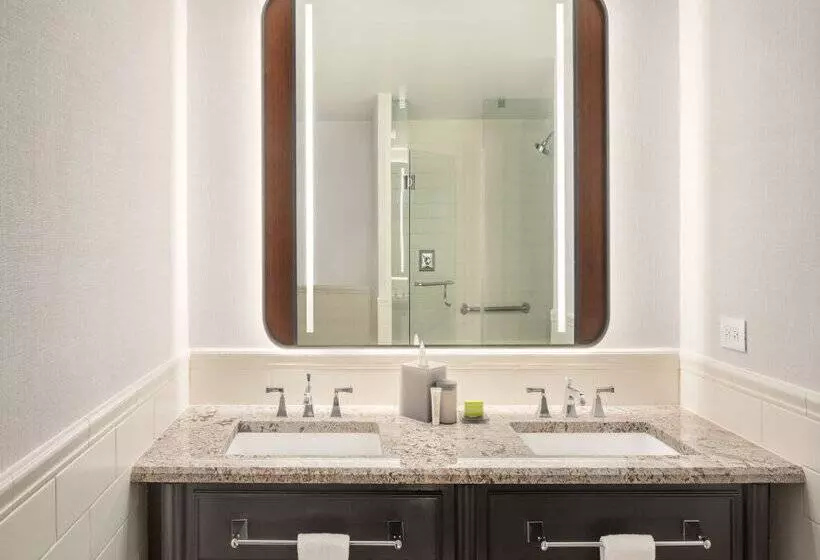 Отель Le Méridien Washington, D.C., The Madison