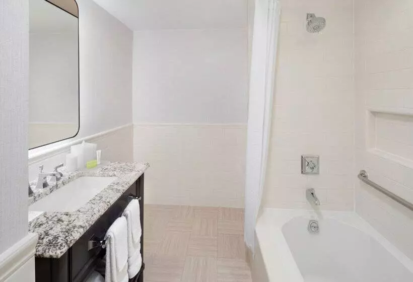 Отель Le Méridien Washington, D.C., The Madison