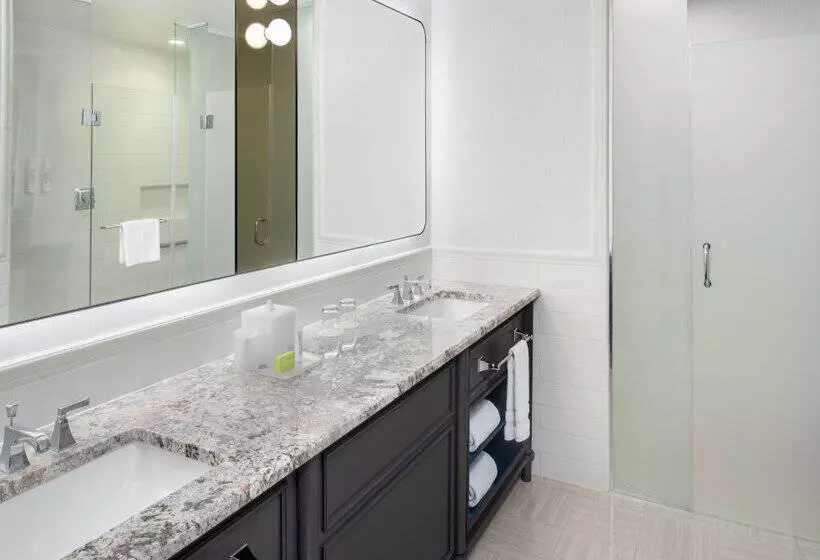 Отель Le Méridien Washington, D.C., The Madison