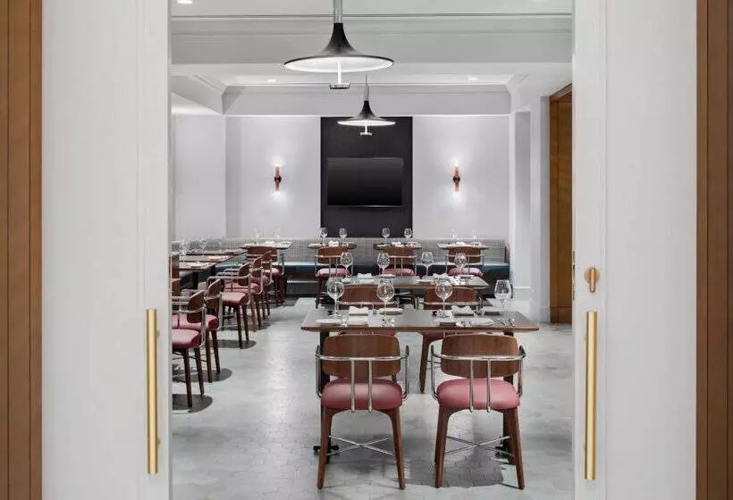 Отель Le Méridien Washington, D.C., The Madison