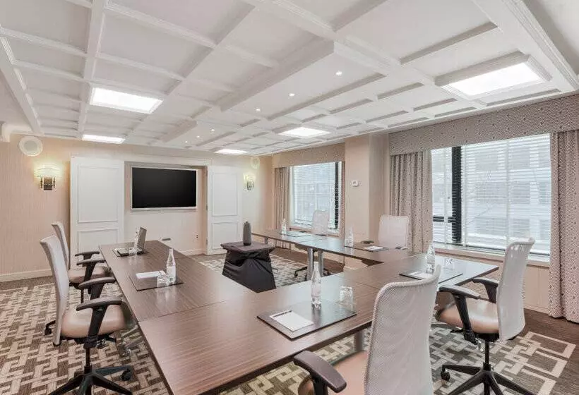 Отель Le Méridien Washington, D.C., The Madison