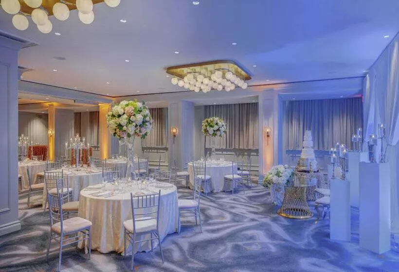 Отель Le Méridien Washington, D.C., The Madison