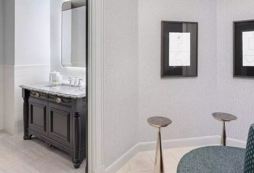 Отель Le Méridien Washington, D.C., The Madison