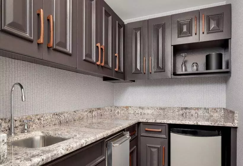 Отель Le Méridien Washington, D.C., The Madison