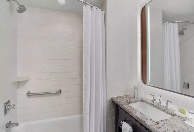 Отель Le Méridien Washington, D.C., The Madison