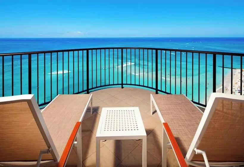 Отель Moana Surfrider, A Westin Resort & Spa, Waikiki Beach