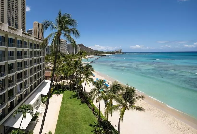 Отель Moana Surfrider, A Westin Resort & Spa, Waikiki Beach
