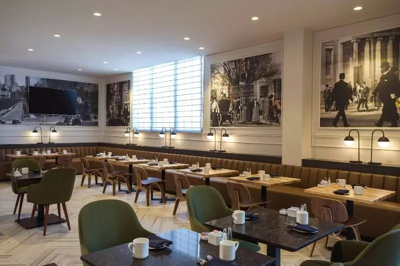 Отель Philadelphia Marriott Old City