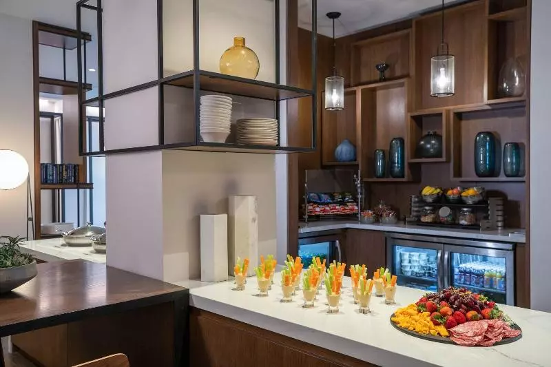 Отель Philadelphia Marriott Old City