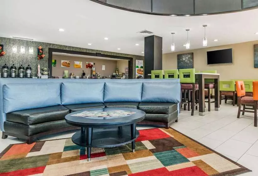 ホテル Quality Inn Lexington East Hamburg Area