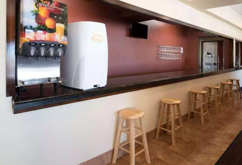 Otel Ramada By Wyndham Downtown Spokane